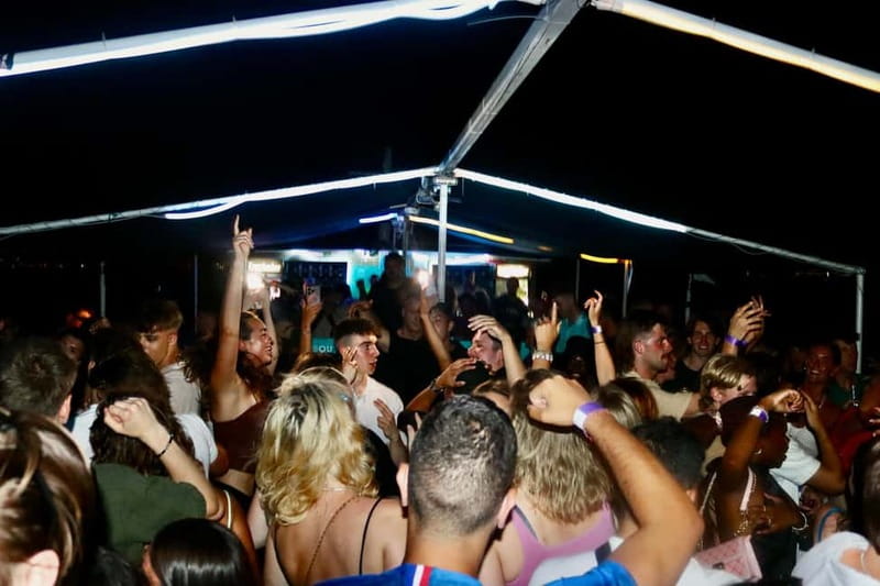 Split: Boat Crawl with Nightclub Access, Shots, & Boat Party - Practical tips for making the night easier