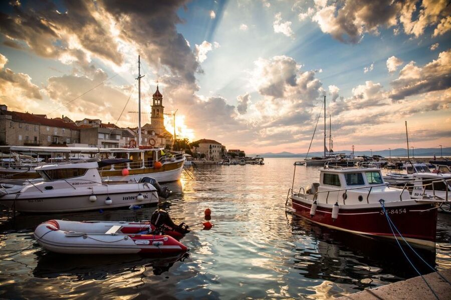 Split: Brac Island and Sutivan Village Sunset Boat Tour - Leaving Split at 7:00 PM for Brac