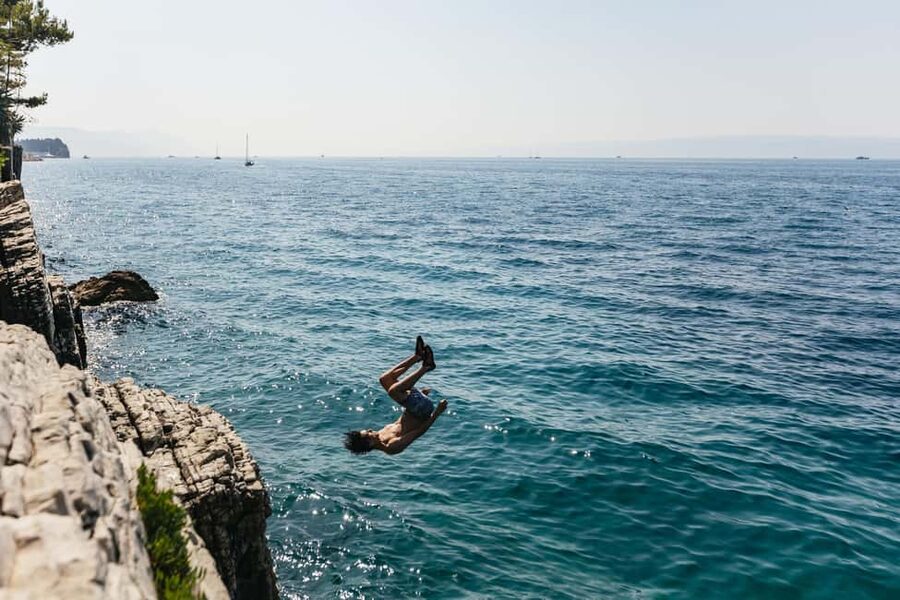 Split: Cliff Jumping & Deep Water Solo Tour - The jump back into the clear Adriatic