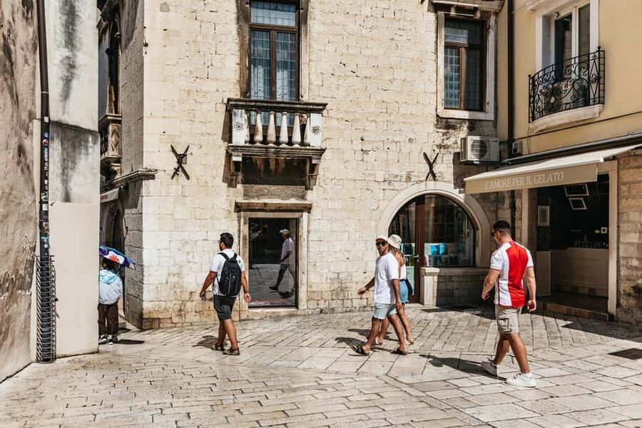 Split: Diocletian Palace & Old Town Guided Walking Tour - Medieval lanes, the Town Hall, and Fruit Square