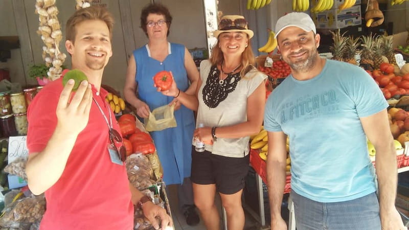 Split: Food Tasting Walking Tour - Prosciutto through palace streets