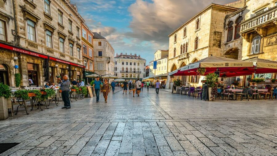Split: Game of Thrones Tour with Diocletian's Palace Cellar - Golden Gate, Vestibul, and the old town scenes