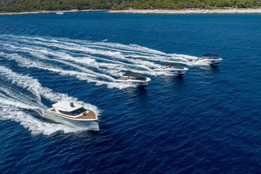 Split: Half-Day Blue Lagoon, Shipwreck, and Trogir Boat Tour - Trogir: one hour among medieval stone streets