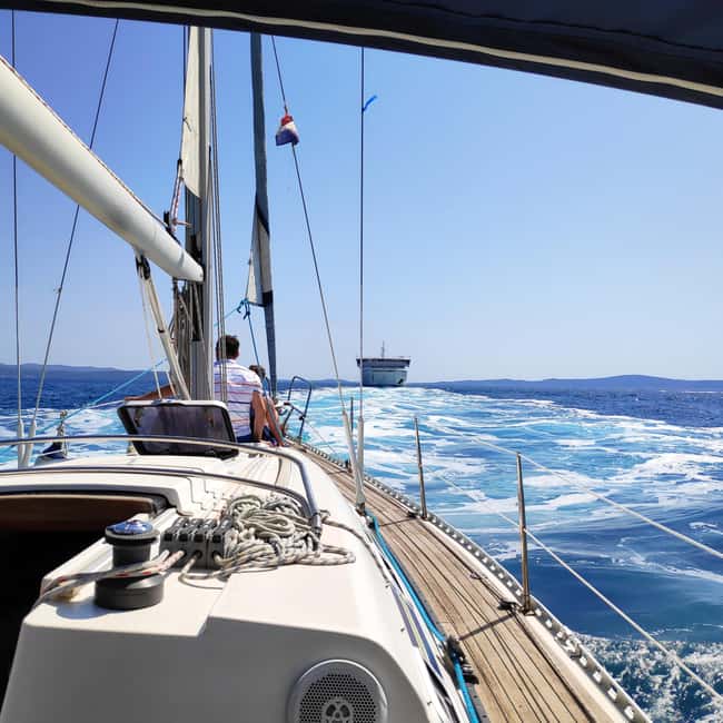 Split: Half Day Sailing Tour with Swim Stop, Snacks and Wine - Sailing toward Brač and the Dalmatian coast