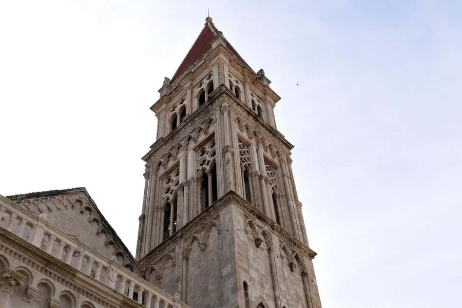 Split: Historical Tour of Salona, Klis Fortress and Trogir - Hidden Dalmatia adds a modern nature lesson