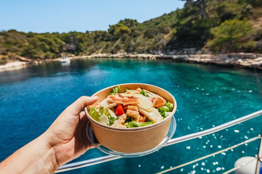 Split: Hvar, Pakleni, Brač & Šolta All-inclusive Tour - The ride home turns social