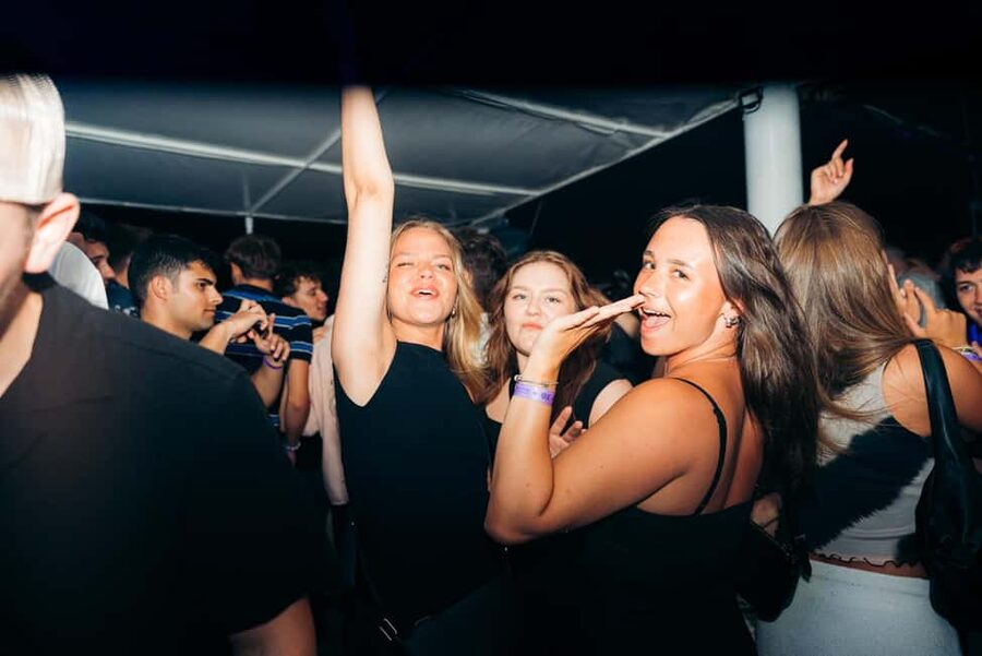 Split: Night Boat Party with Free Shots, Dj and After Party - What the four-hour night looks like