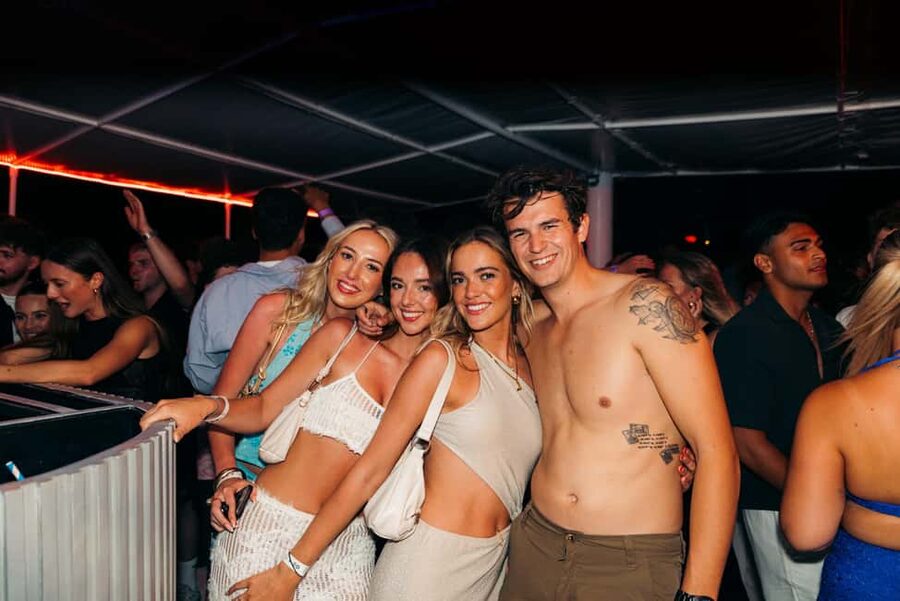 Split: Night Boat Party with Free Shots, Dj and After Party - How to make the most of the evening