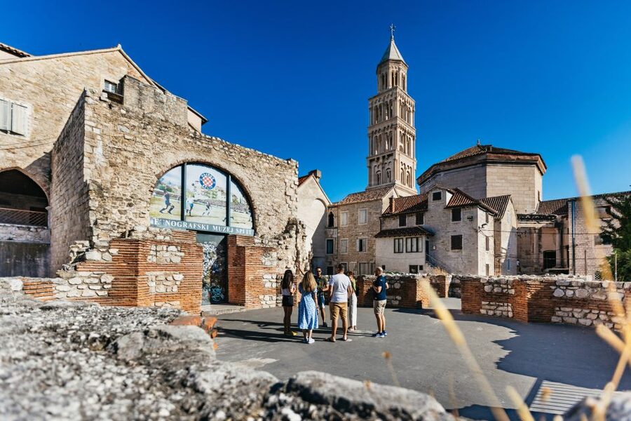 Split: Old Town and Diocletian Palace Walking Tour - The 90-minute walk versus longer options