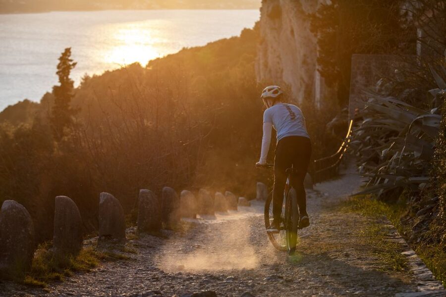 Split: Old Town and Marjan Park Bike Tour - Historic sights and beaches along the way