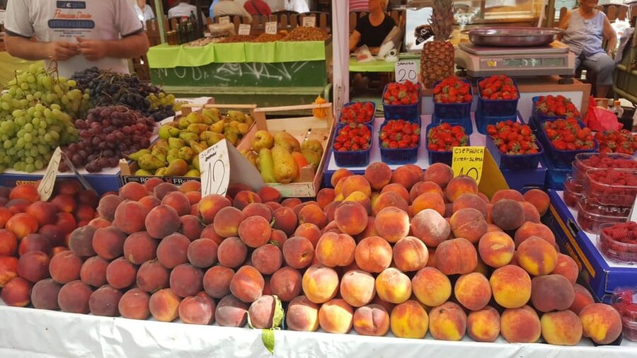 Split: Old Town Food Tour - Walking through Diocletian’s Palace