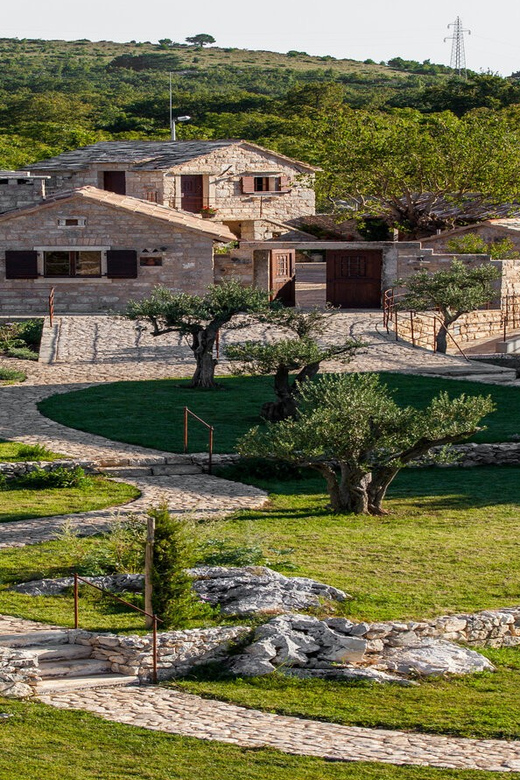 Split: Olive museum Klis with Olive Oil Tasting - Starting at Stella Croatica near Klis
