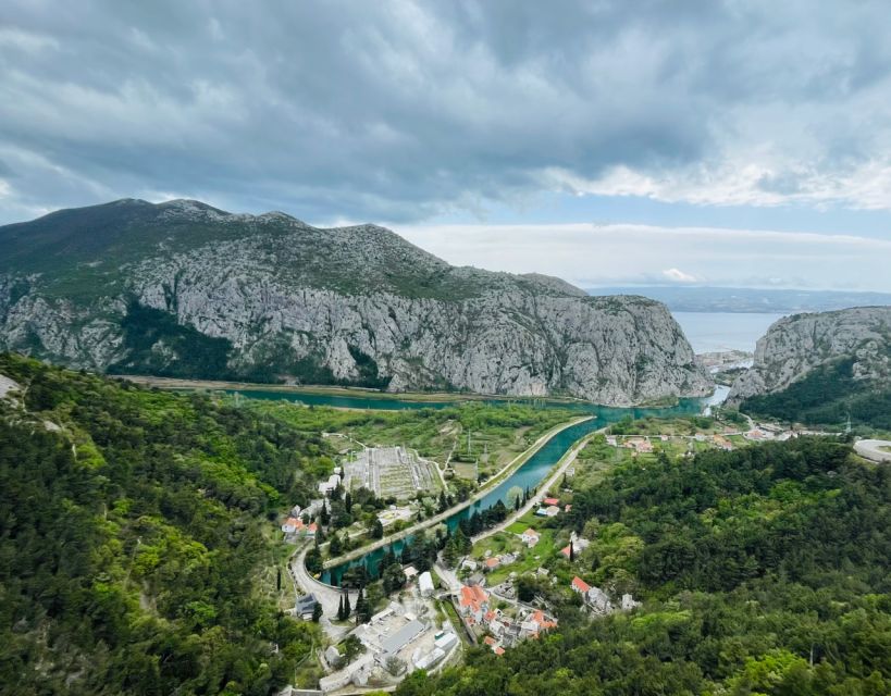 Split/Omiš - Guided Kayaking & Snorkeling Tour Cetina River - Paddling downstream through mountain scenery