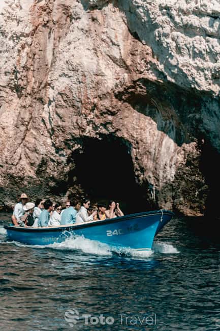 Split/Podstrana: Blue Cave, Hvar & 6 Islands Speedboat Trip - Entering the Blue Cave on Biševo