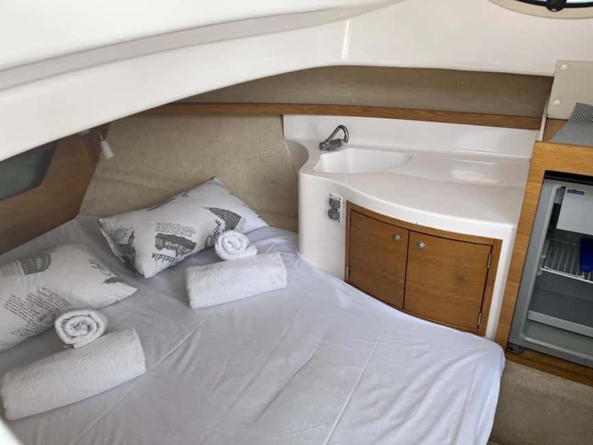 Split: Private Blue Lagoon 3 islands with speed boat - A private Adriatic day from Split
