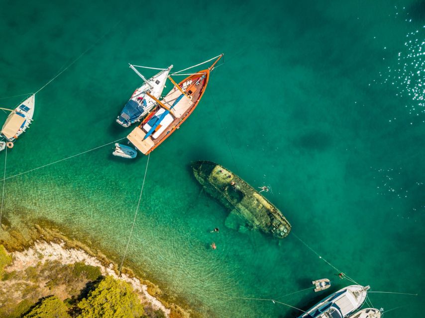 Split: Private Full Day Boat Trip to Blue Lagoon and Trogir - Lunch in Stomorska Bay