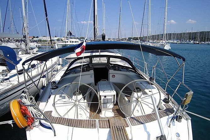 Split: PRIVATE Full-Day Sail Yacht Cruise - Per group (up to 12)! - Leaving Split at 9:30 for Brač