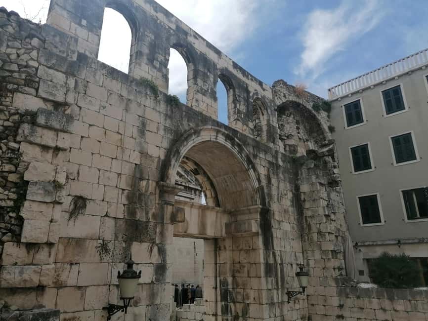 Split; Private Morning Walking Tour in Split - Seeing the Diocletian’s Cellars