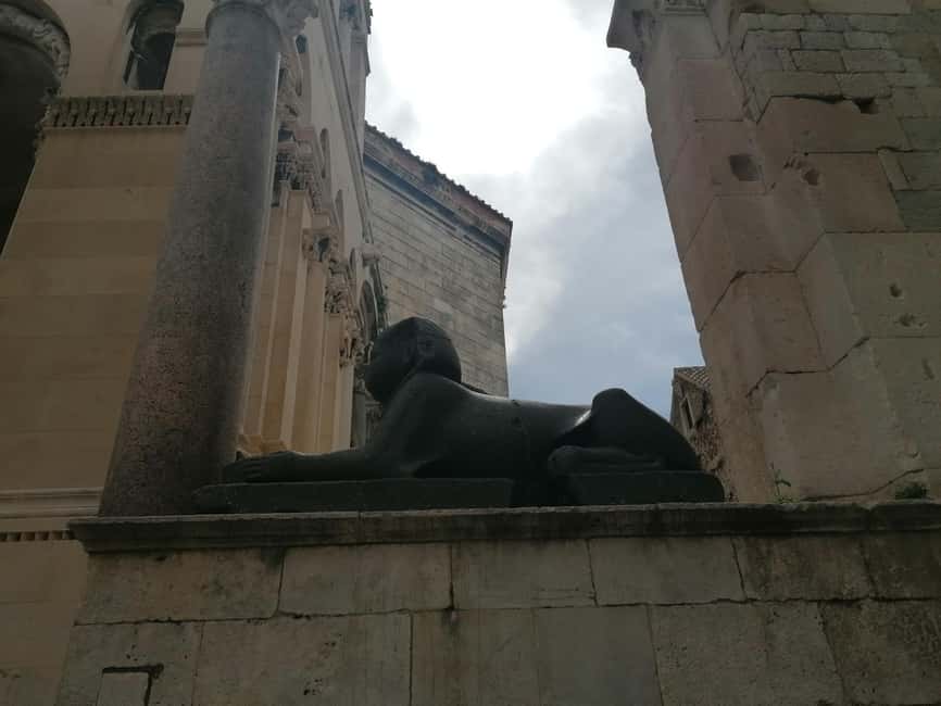 Split; Private Morning Walking Tour in Split - Peristil, where the palace opens up