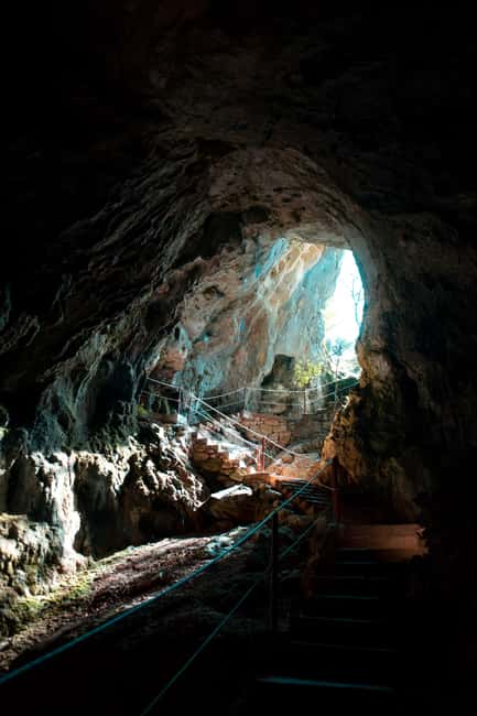 Split: Private tour to Klis Fortress and Vranjača cave - Practical preparation for a better day