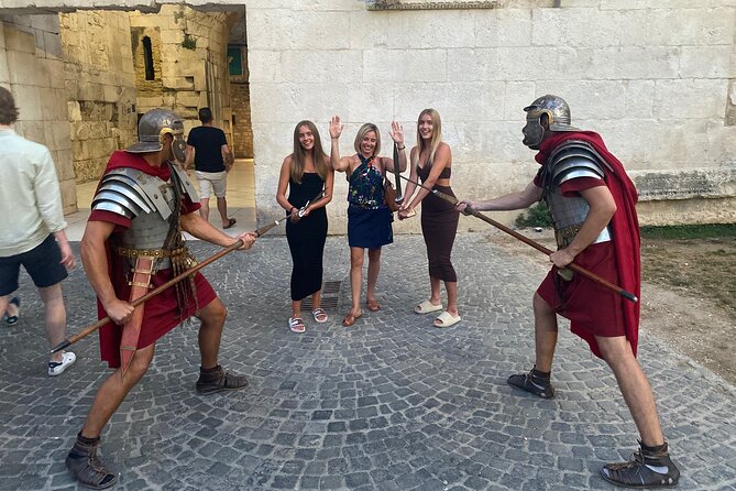 Split Private Walking Tour for Families with kids from 5-17 years - Following the Silver Gate and the old palace streets