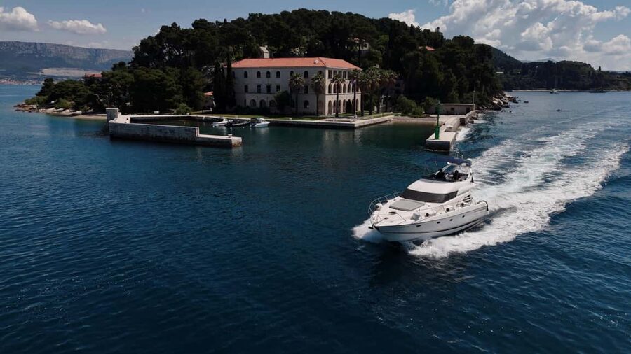 Split: Private Yacht Day Trip - Finding yacht Klara and getting underway