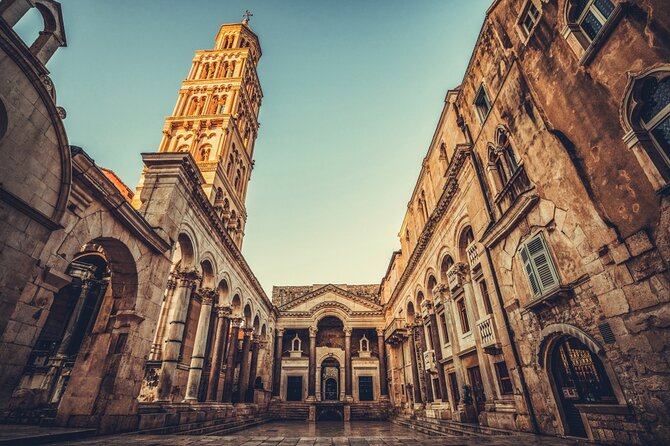 Split Quest Experience: Discover the City - Entering Diocletian’s Palace through its quieter details