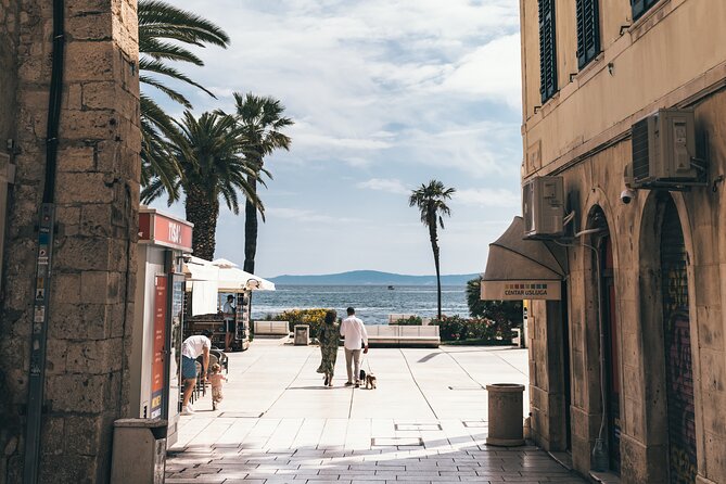 Split Quest Experience: Discover the City - Jupiter’s Temple and the final approach to the Peristyle
