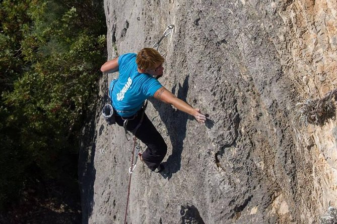 Split Rock Climbing Tour - Limestone cliffs, sea views, and old stone shelters