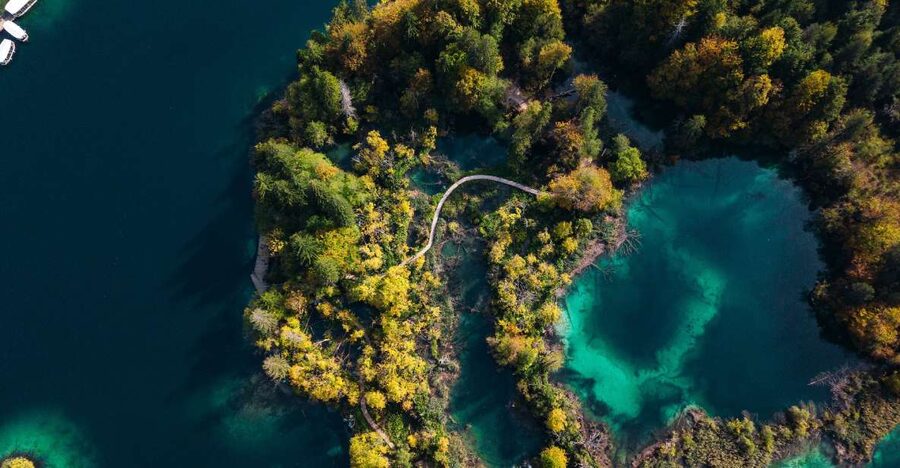 Split: Self-Guided Plitvice Lakes Day Tour with Boat Ride - The café stop and the value of a planned break