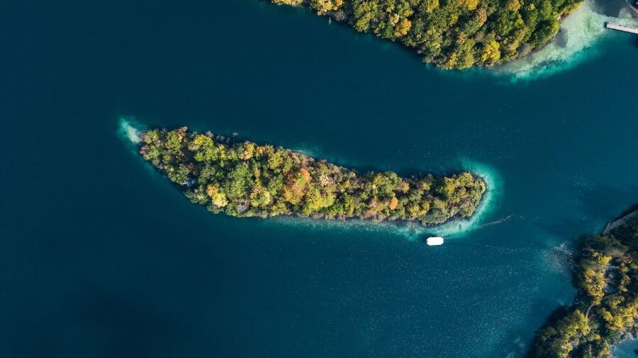 Split: Self-Guided Plitvice Lakes Day Tour with Boat Ride - Four and a half hours among the lakes