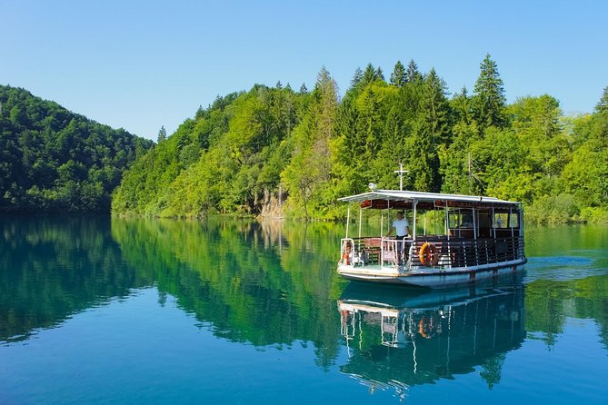 Split to Zagreb Group Transfer with Plitvice Lakes guided tour - Guides, group size, and the human factor