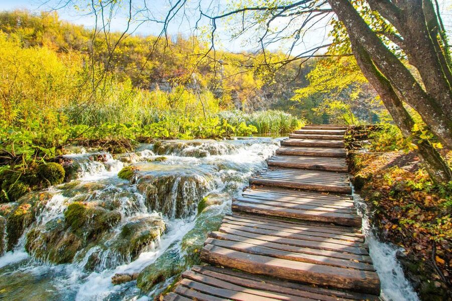 Split: Transfer to Zagreb with Plitvice Lakes Entry Tickets - The boat ride and panoramic train
