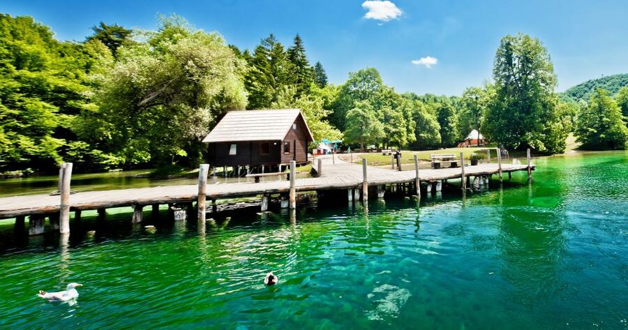 Split: Transfer to Zagreb with Plitvice Lakes Entry Tickets - What the guides add to the day