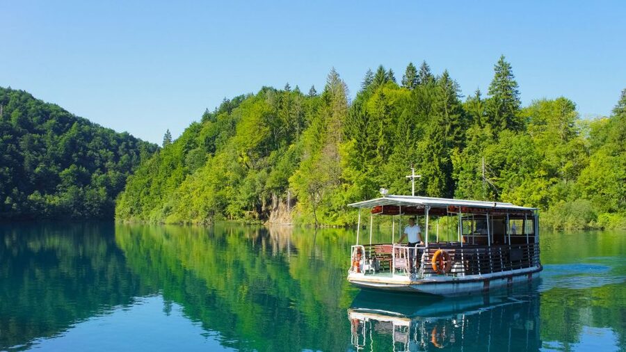Split: Transfer to Zagreb with Plitvice Lakes Entry Tickets - Lunch, the final bus ride, and arriving in Zagreb