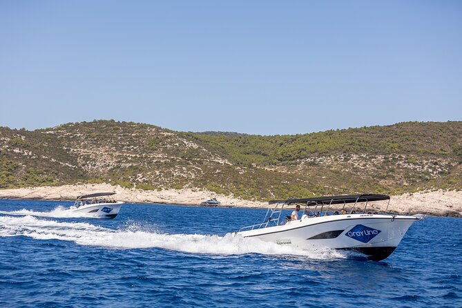 Split/Trogir: Blue Cave, Vis and Hvar Small Group Tour - Stiniva Cove: a famous beach with practical limits