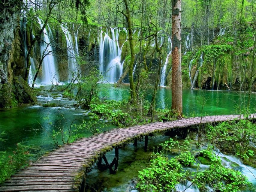 Split/Trogir to Zagreb: Private Transfer with Plitvice Lakes - The drive from the Adriatic coast to Plitvice