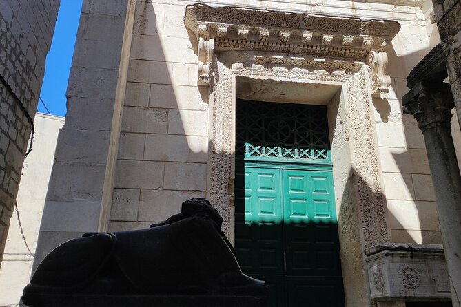 Split Walking Tour with a Licensed Local Guide - The guide’s style: stories before fact lists