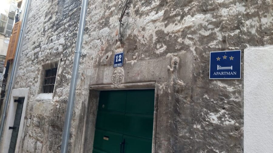 The beauty of the Middle Ages-Šibenik - Dario’s guiding style and group size