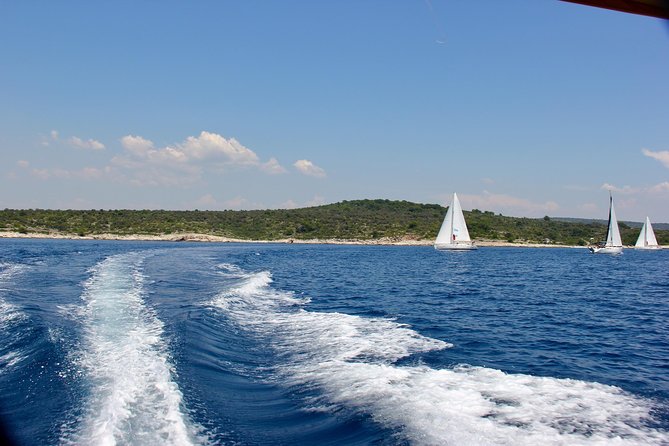 Three Islands Private Speedboat Tour With Blue Lagoon Stop - Exploring the coves around Drvenik