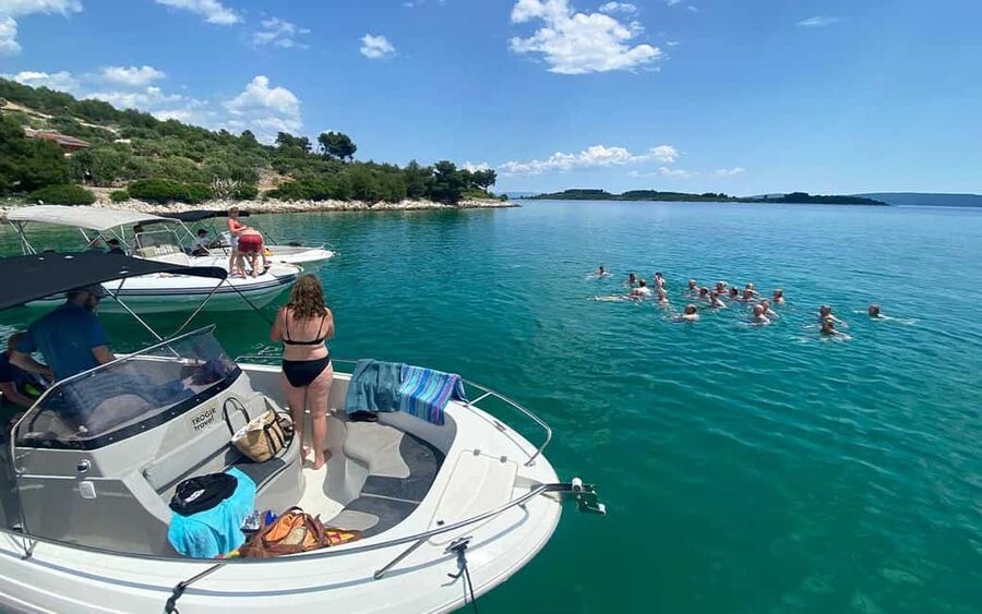 Trogir: White Lagoon, Maslinica & Blue Lagoon Speedboat Tour - What the speedboat ride feels like