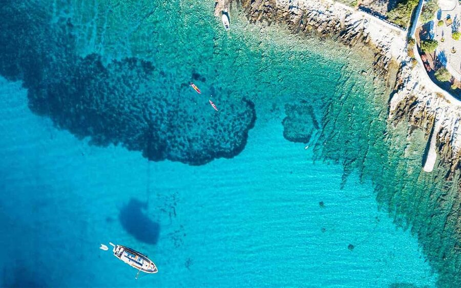 Trogir: White Lagoon, Maslinica & Blue Lagoon Speedboat Tour - Drvenik Veli offers a quiet change of pace