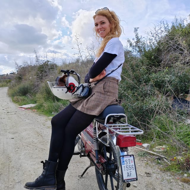 Unique vintage Tomos moped tour Split - Back to the '80s - Bačvice, Trstenik, and the final viewpoints