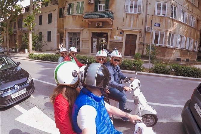 Vespa sightseeing tour & rental - Meet Split on two wheels - Riding toward Marjan Park