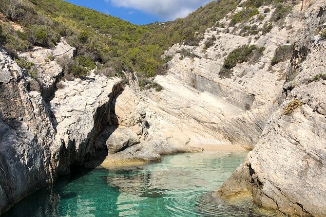 VIS Island (Mamma Mia Island) PRIVATE TOUR - What the boat setup means for your day