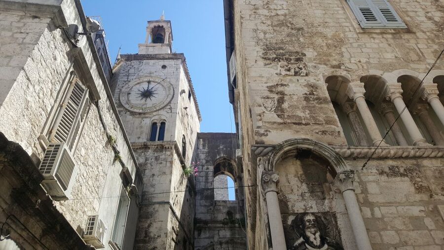 Walking Tour Split - Walking through Diocletian’s Palace