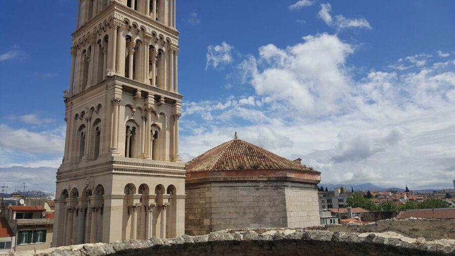 Walking Tour Split - Peristyle, the palace’s grand central space