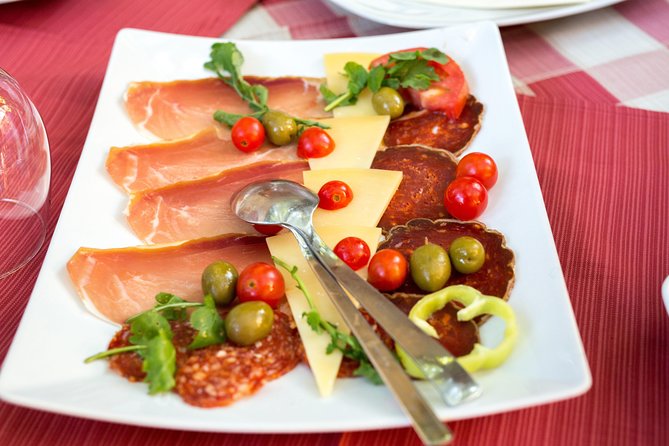 Wine Tasting & Winery Tours - Who should book this small-group tour?
